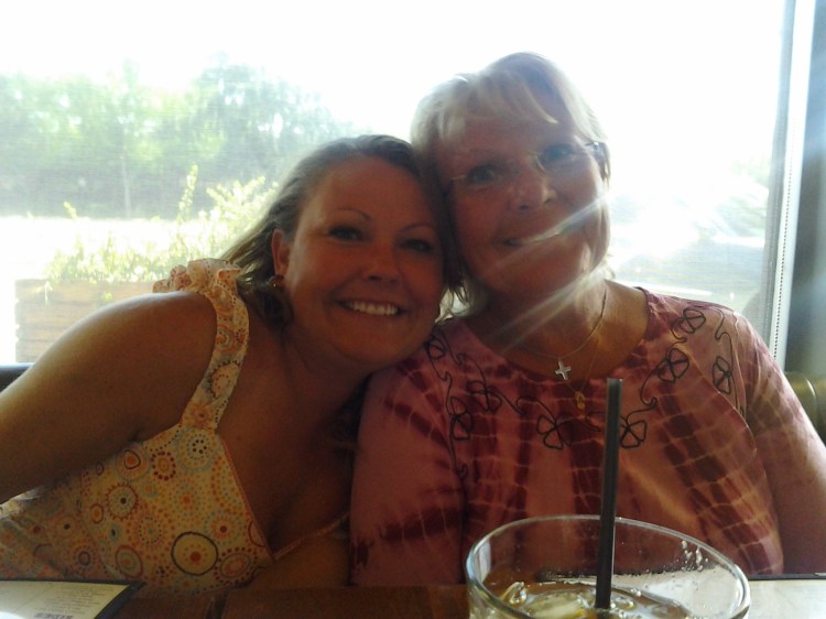 Good food and ambiance make for happy customers...Yes, if you can, visit Hob Nobs, they are veteran friendly...