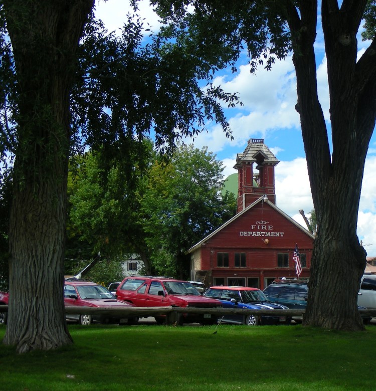 It was unfortunate, but this is the only shot I have of the park where the gallows were. The grass and two trees is all I got of the park...